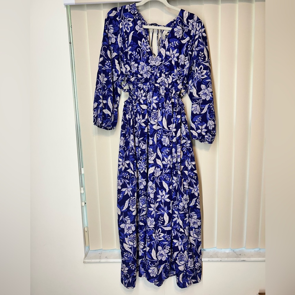 Chic Blue and White Floral Maxi Dress